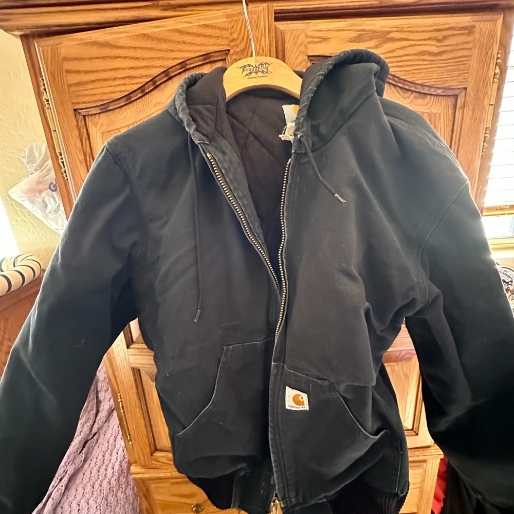 Faded black Carhartt men’s jacket